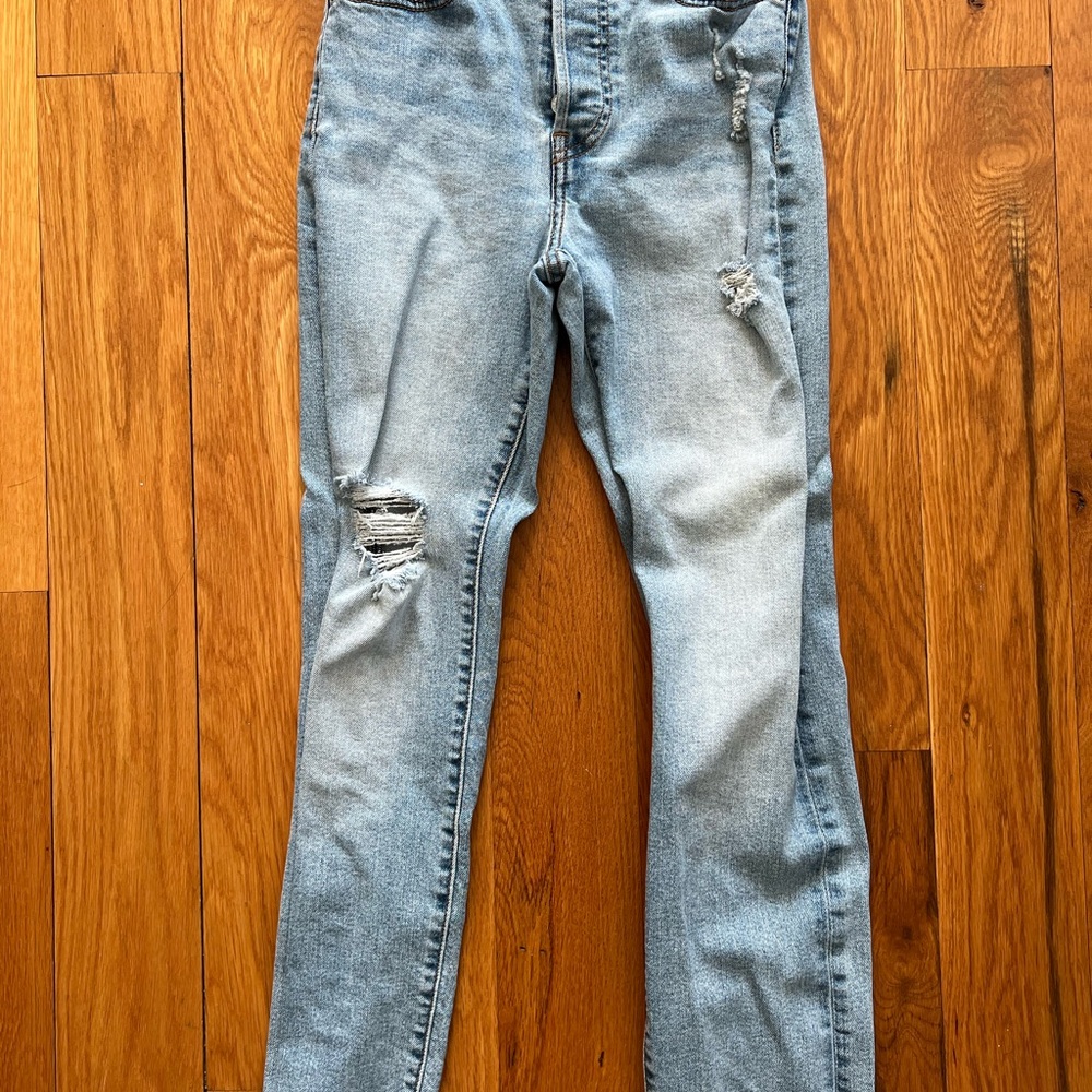 Levi Distressed Light Blue Jeans